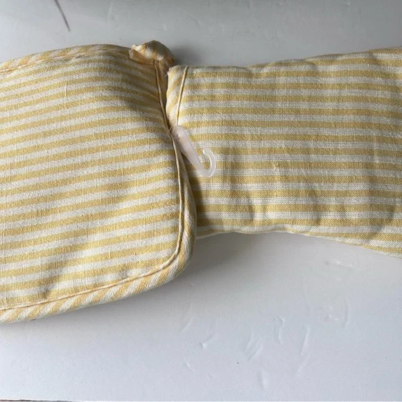 🌴Threshold White and Yellow Striped Oven Mitt & Pot Holder Duo - Cotton (NWOT) - Picture 5 of 7